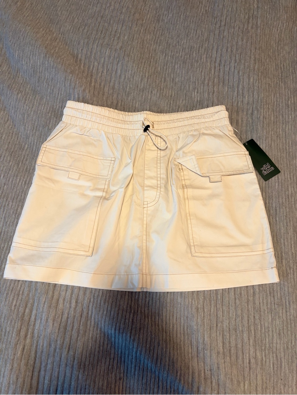 NWT Wild Fable Cream with Brown Contrast Stitch Parachute Mini Skirt, Size Small